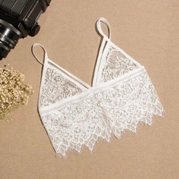 NWT Eyelash Delicate Lace Stretch Bralette Bra - Picture 2 of 8